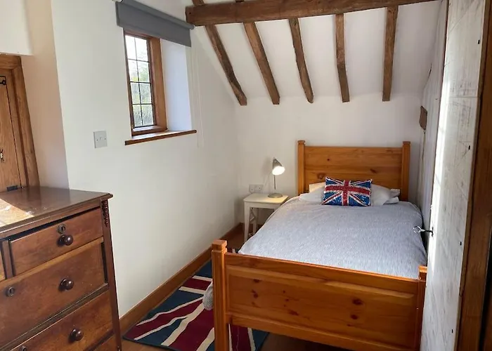 Annex At Southfields In Idyllic Hampshire Village