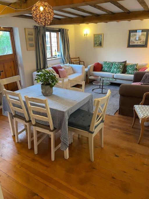 Holiday home Annex At Southfields In Idyllic Hampshire Village